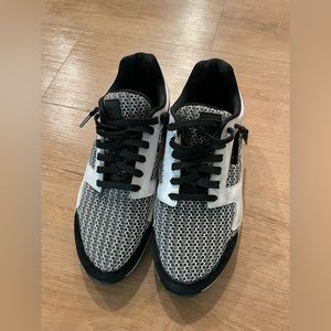 Opening Ceremony Black/White Sneakers Size EU 40/US 9